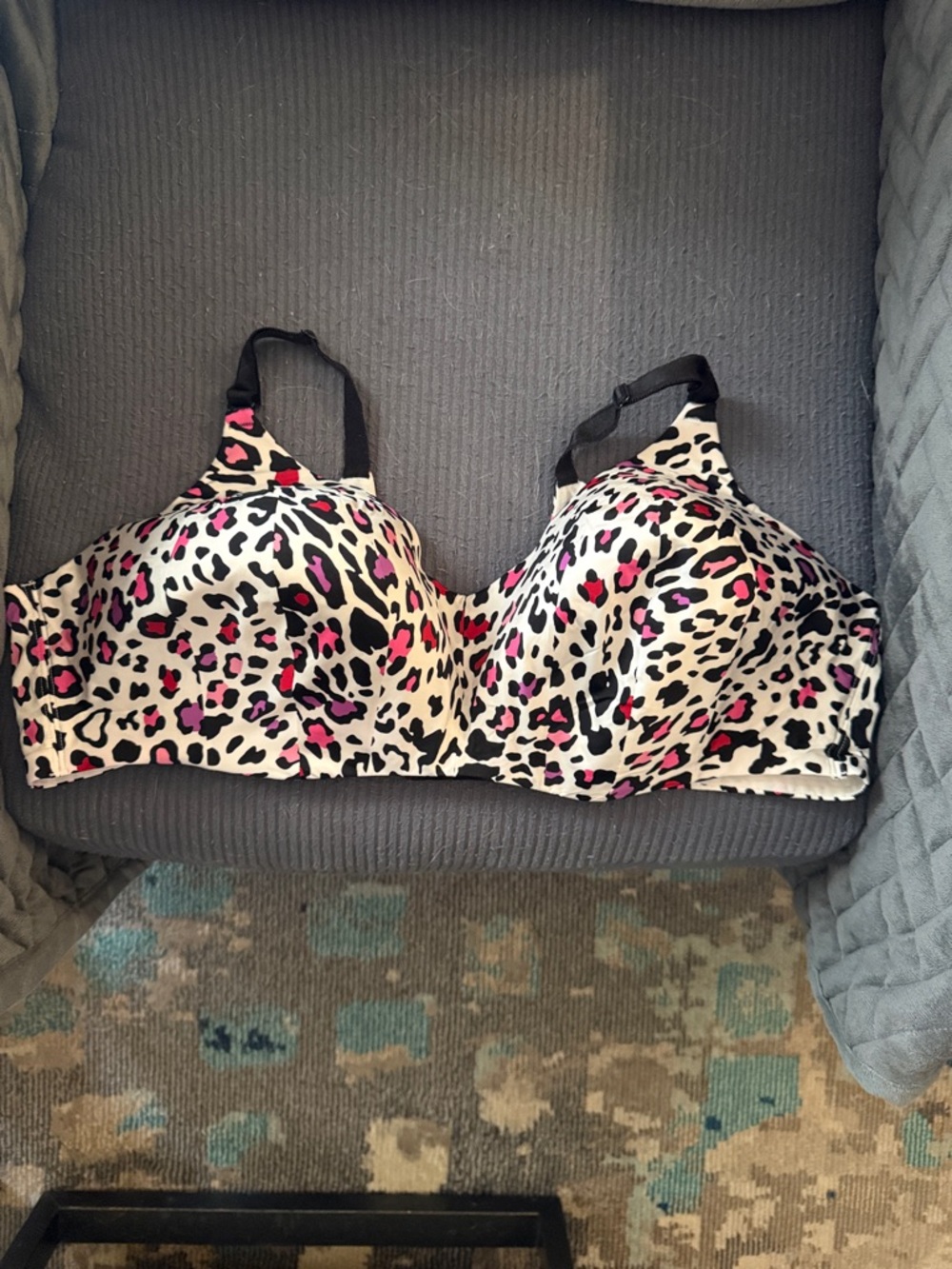 Leopard Print no wire Bra in White, Black & Pink